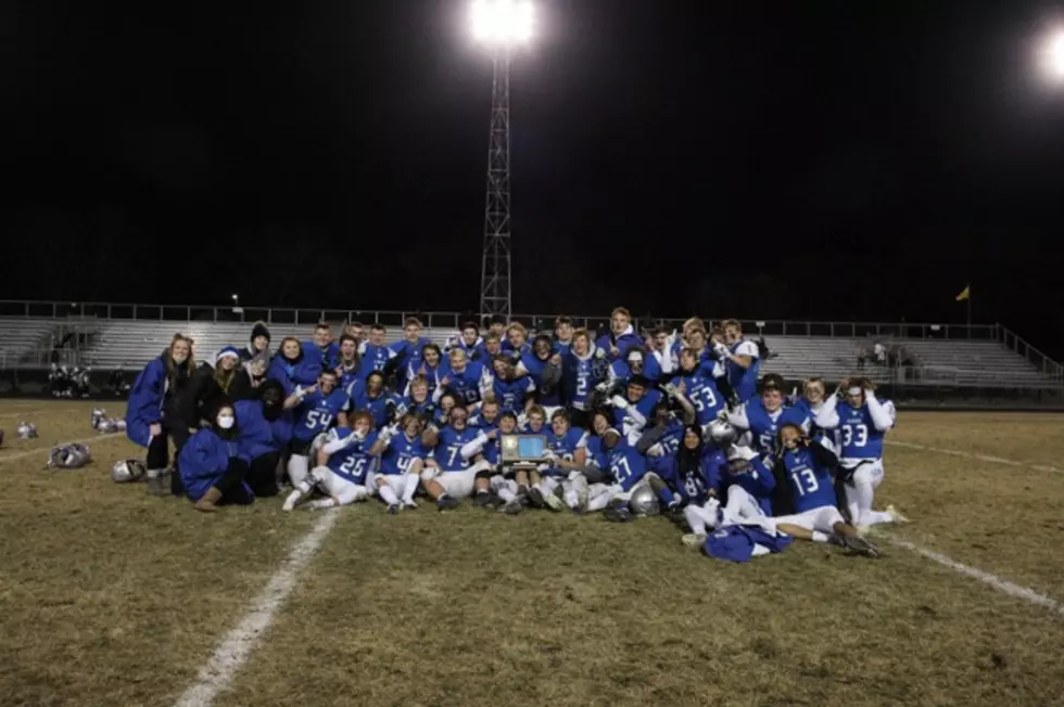 10 Huskies Named All-District Football